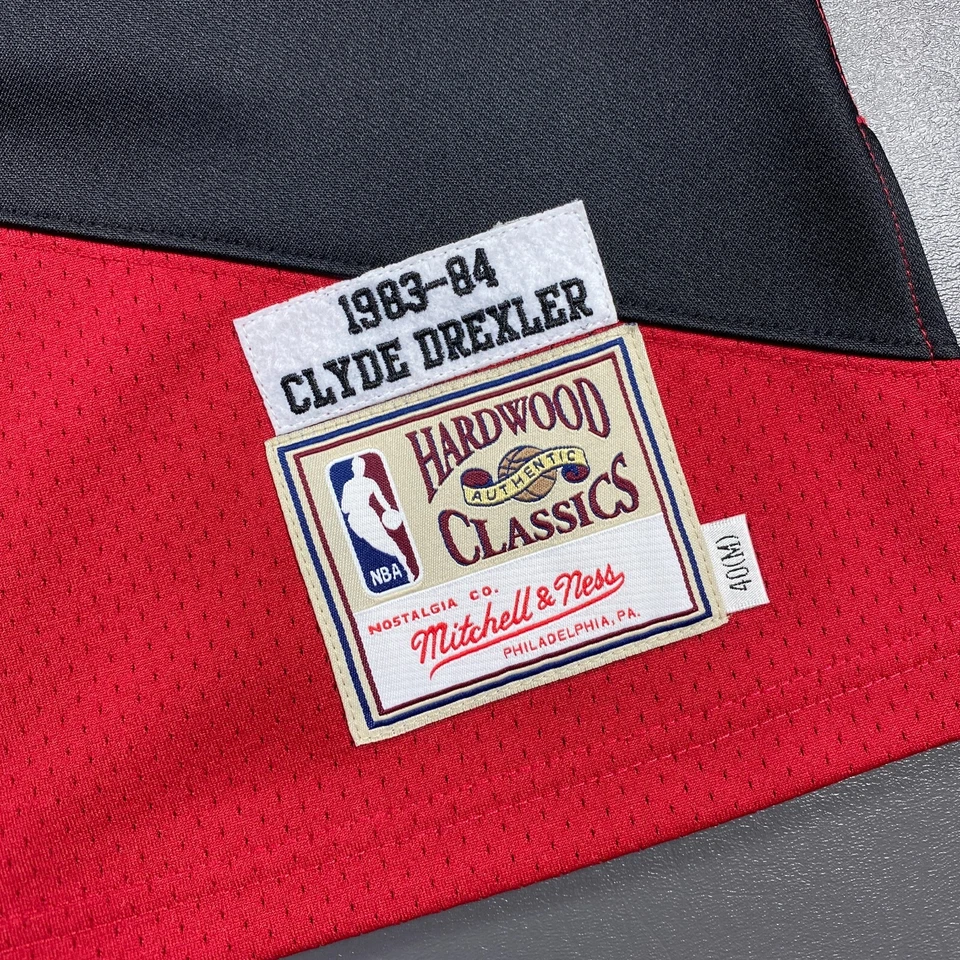 100% аутентичная футболка Clyde Drexler Mitchell & Ness 83 84 блейзеры размер 40 M - Изображение 4 из 4