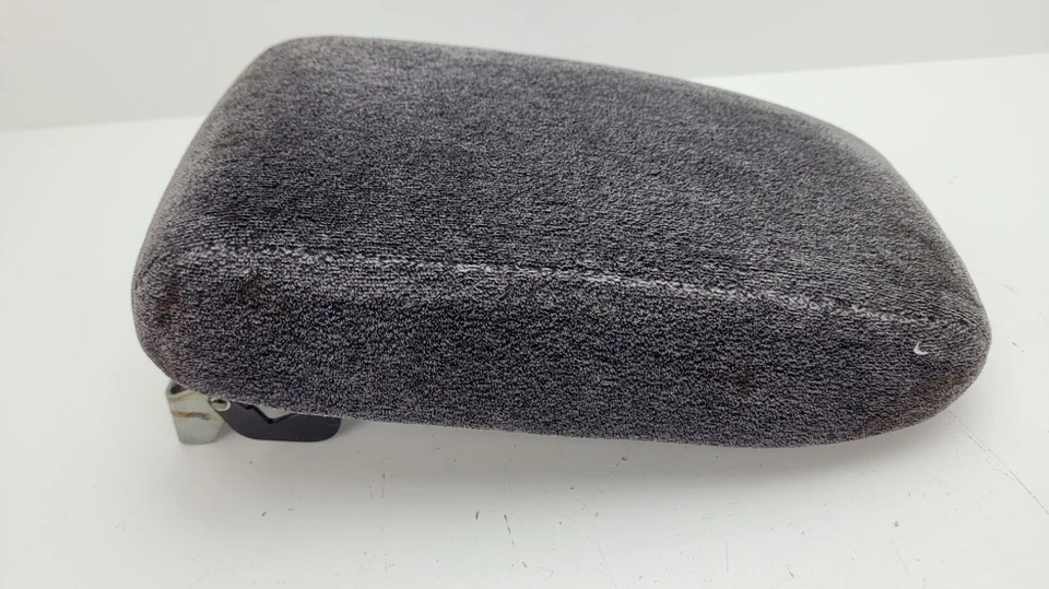 1995 - 1996 年雷克萨斯 ES300 中控台盖扶手灰色布原始设备制造商 — 第 2/4 张图片