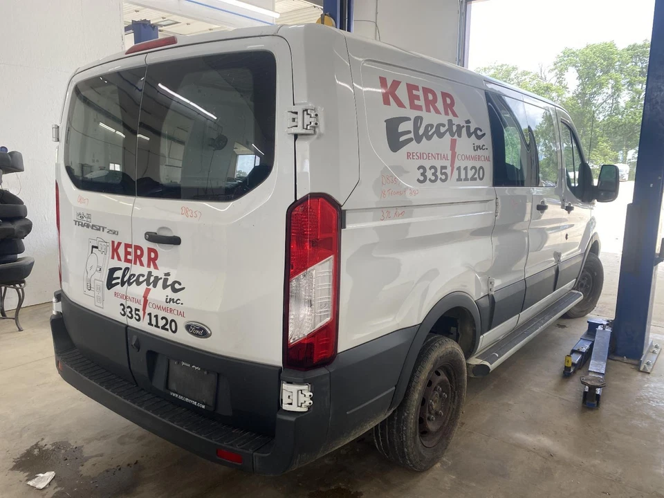 Motor de caja de fusibles usado para: Ford Transit 250 2018 3,7 grado A Foto 3 de 4