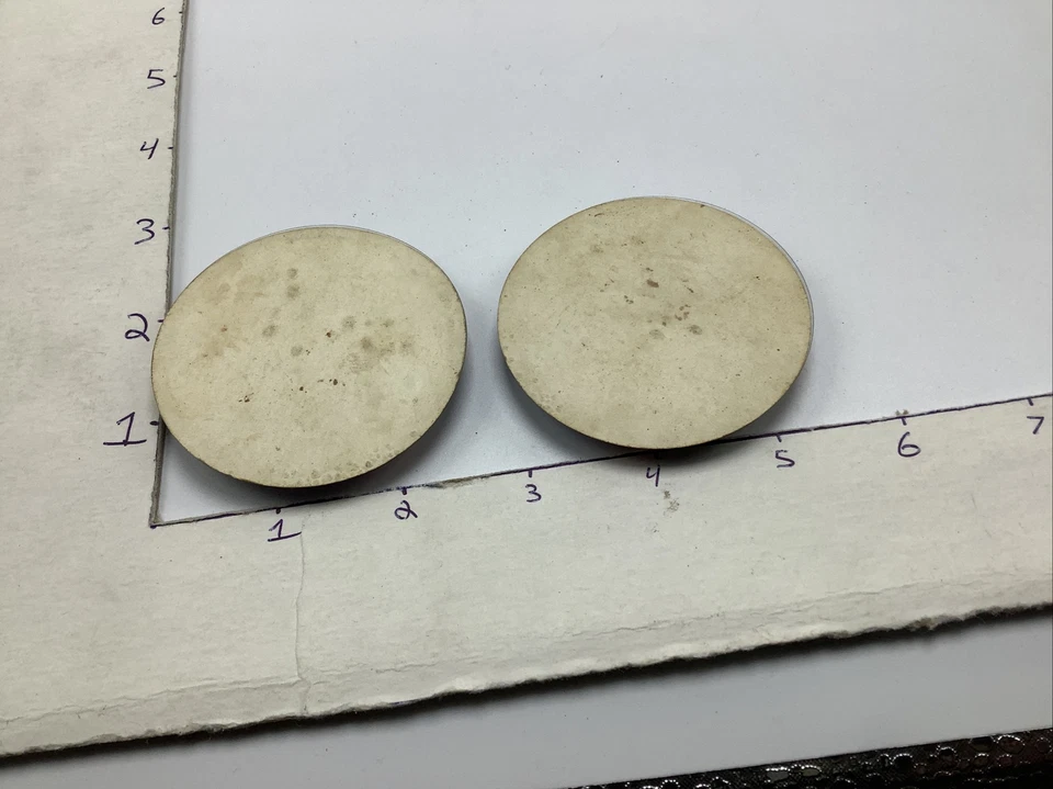 2 Dexterity puzzles - world maps, unmarked vintage plastic, pushed in a bit - Image 4 of 4