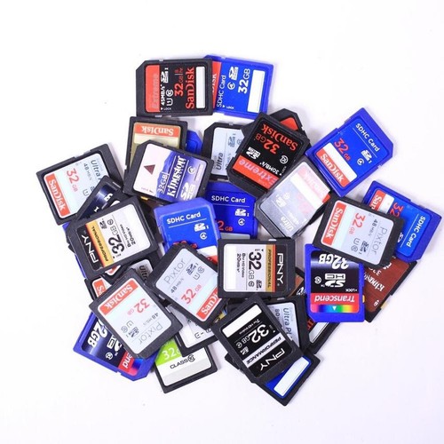 LOT OF 4 TESTED 32gb SDHC Cards Memory Card - Randomly Chosen