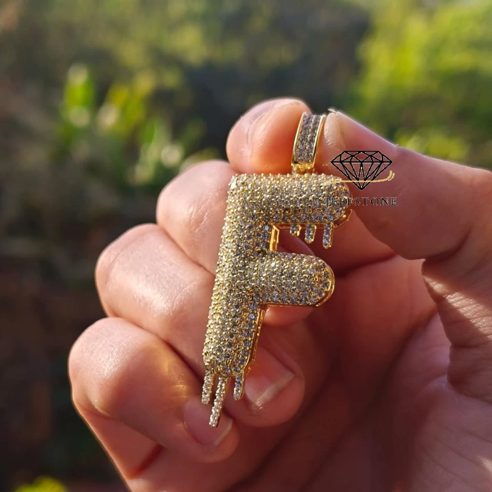 Colgante de goteo inicial sobre letra F de oro amarillo de 14 quilates moissanita D/FL de 1,25 quilates 2" Foto 4 de 4