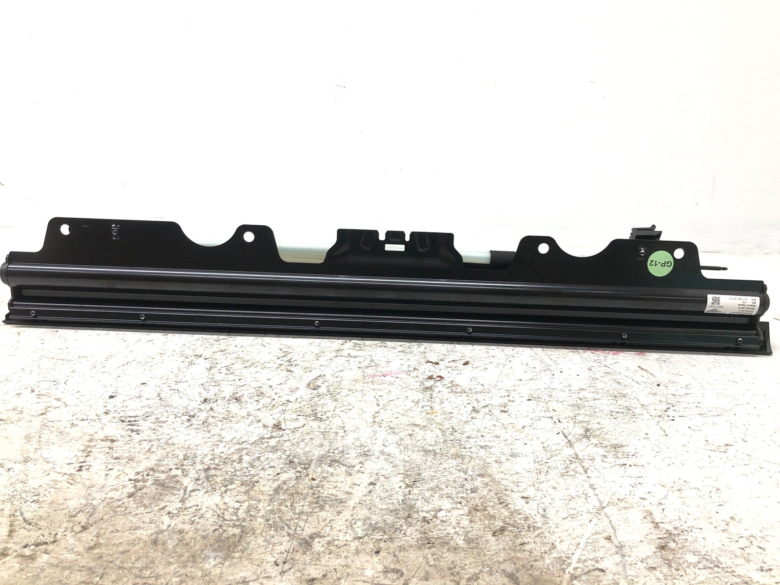 2016-2020 BENTLEY BENTAYGA LEFT REAR DOOR SUNSHADE ROLLER BLIND W/ DRIVE MOTOR