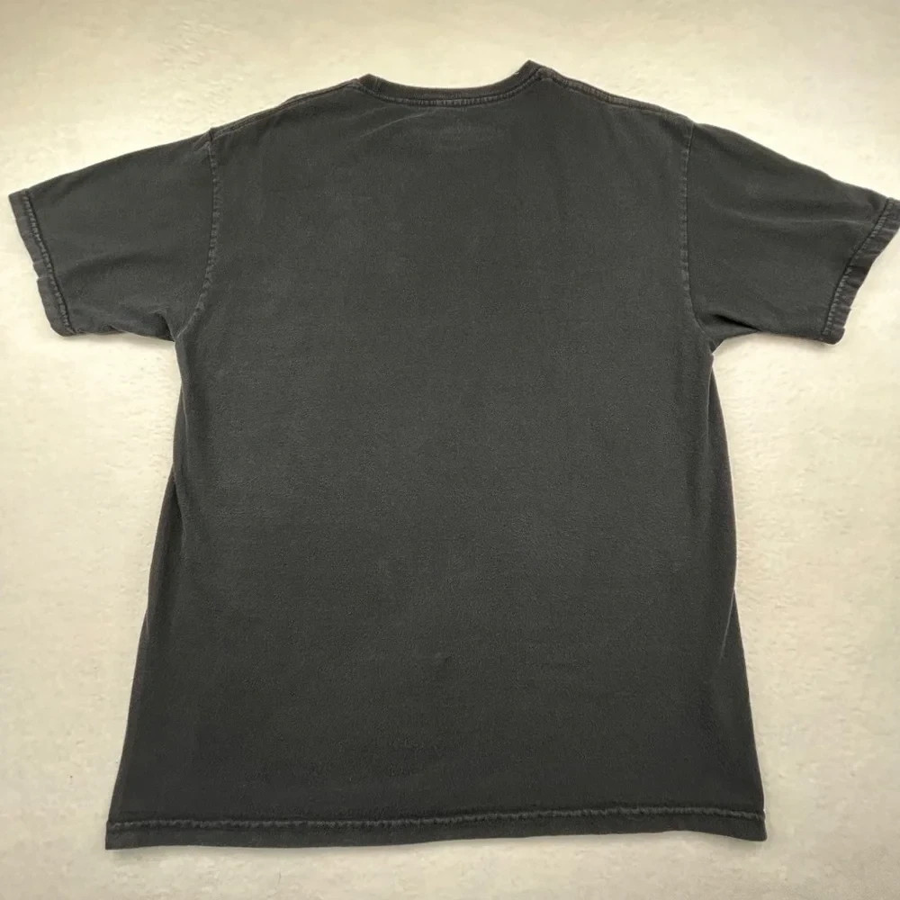 Chaos men's VINTAGE Y2K Medium Black Crest Graphic T-shirt Gothic
