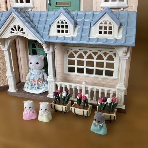 Sylvanian Families Deluxe Celebración Hogar Regalo Set Aniversario USADO 257365G - Imagen 3 de 19
