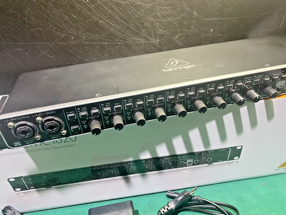 Behringer UMC1820 U-PHORIA - Immagine 3 di 4