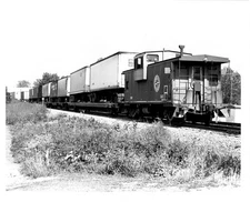 25EE537 RP 1980s DT&I DETROIT TOLEDO & IRONTON RAILROAD CABOOSE #140 + TRAIN
