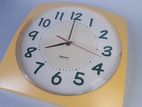Orologio da parete vintage Guzzini giallo anni 80 design moderno made in Italy - Foto 6 di 8