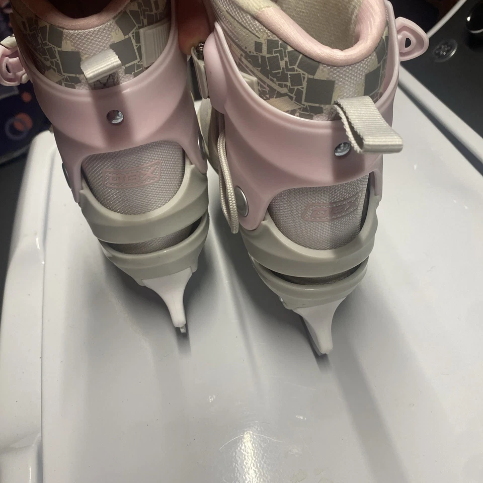 Patins de gelo ajustáveis para meninas DBX rosa e branco congelamento tamanhos 1 - 5 ajustáveis - Imagem 4 de 4