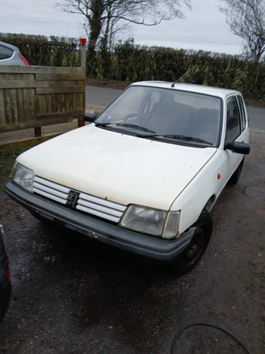 Peugeot 205 trio - Picture 1 of 6