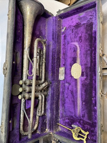 König H.N. Weiße Liberty Trompete Seriennummer 111830 mit Original Etui