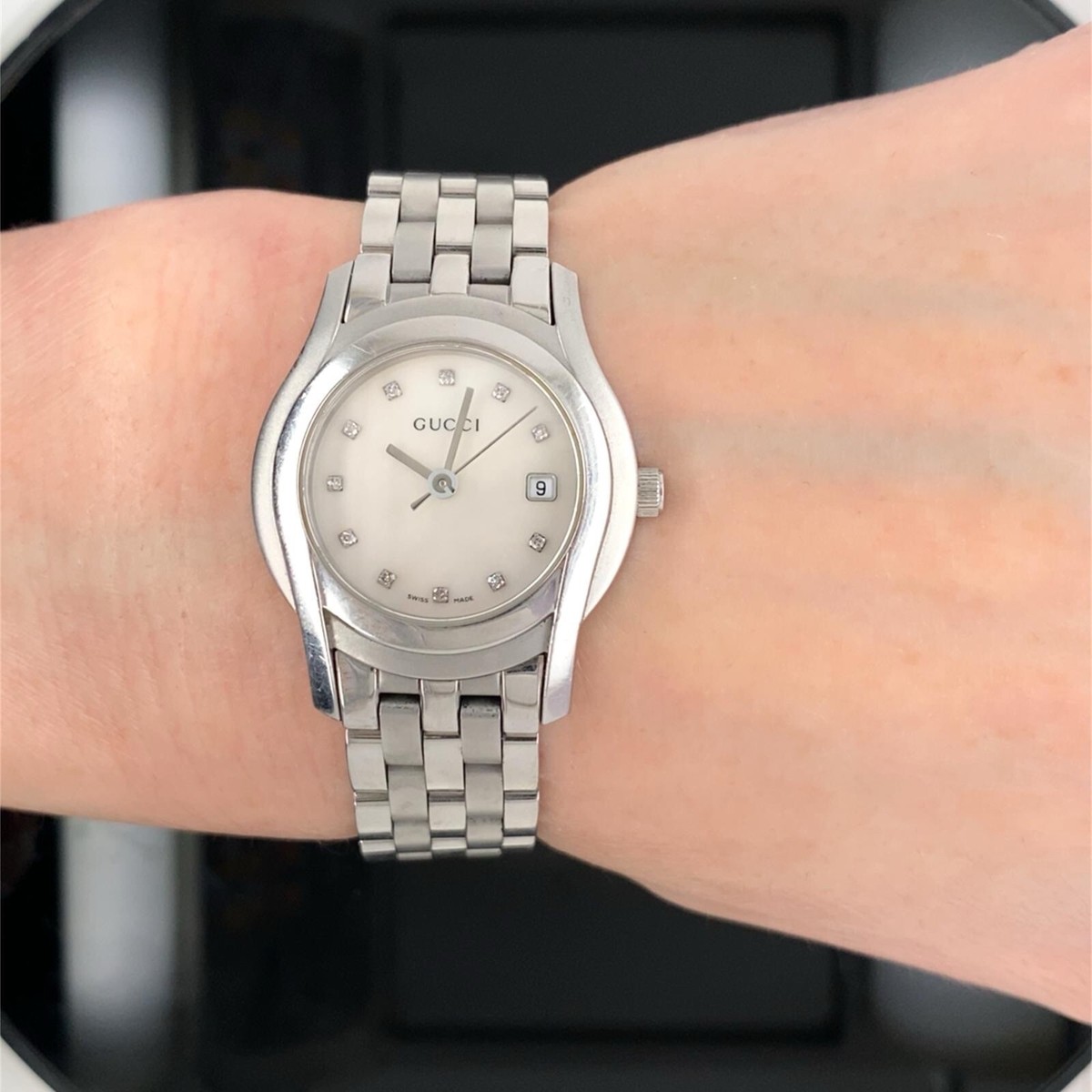 Gucci 5505 27mm SS Mother of Pearl 11 Diamond Ladies Watch $2000