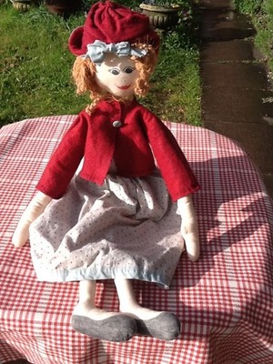 Vintage Stoff/Lappen Puppe dünn sehr einzigartig rot gefilzt Hut & Jacke Top Zustand