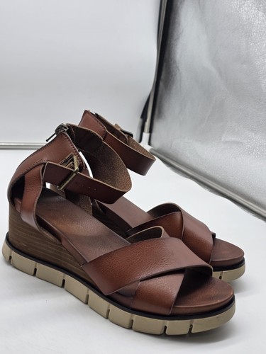 MIA Sandals Womens Size 8.5 Brown Strappy Wedge Zip Buckle Comfort Shoes M60027L