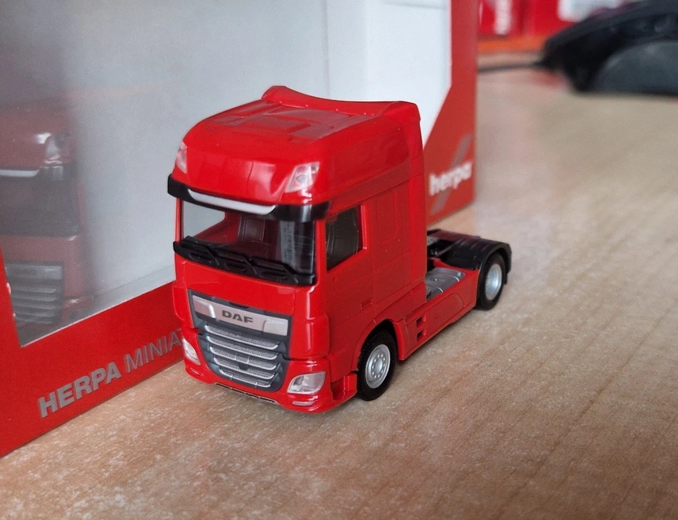 Herpa 154666-002 DAF 105 XF SSC trattore stradale neutro blu 1:87 OVP - Immagine 3 di 4