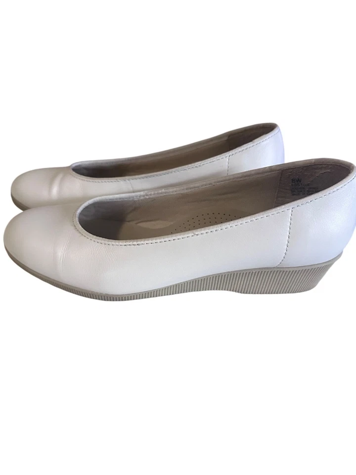 Soft Spots white leather slip on wedge shoes size 8W Foto 2 de 4