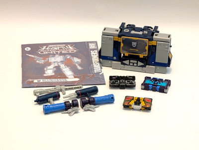 Transformers Legacy United G1 Universe Soundwave w/ Cassettes - Complete