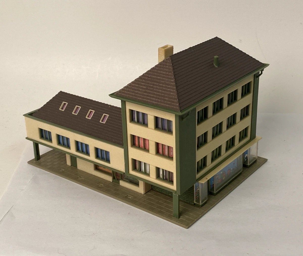 Vollmer N Scale Model Railroad Buildings, Tunnels & Bridges for
