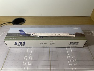 PPC 1:100, SAS, BOMBARDIER CRJ900, ES-ACK, MIT STÄNDER