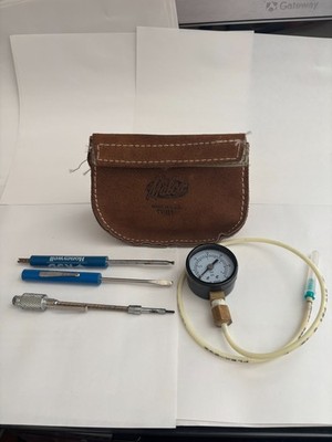 Johnson Controls Test Probe and psi gauge with leather case 