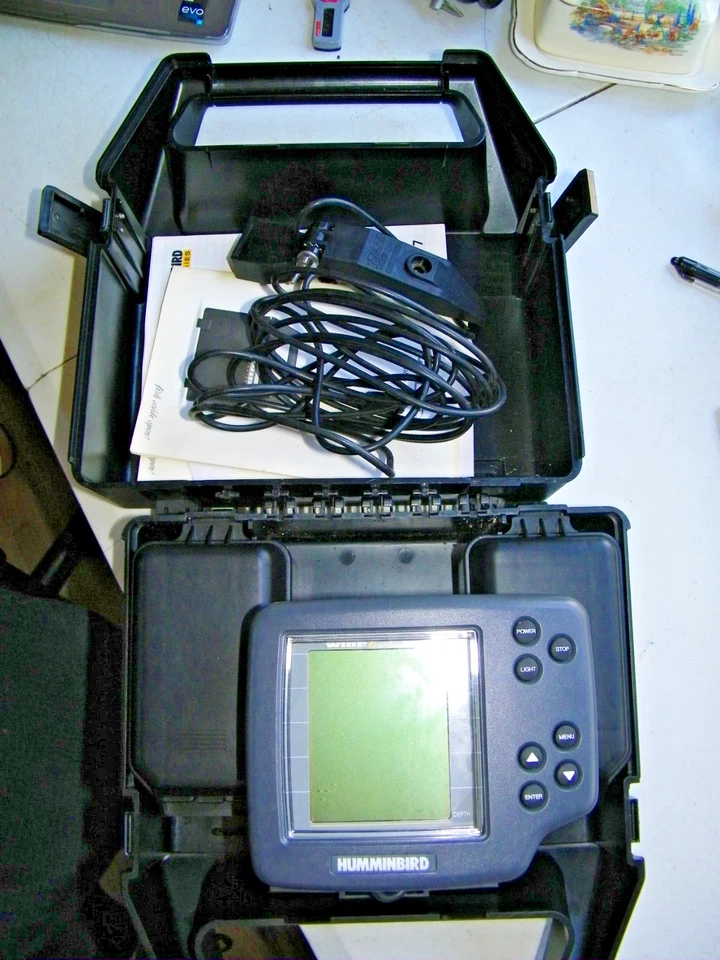 Humminbird Wide 100 Portable Fish Depth Finder & 455 Transducer In Case & Box - Image 2 of 4