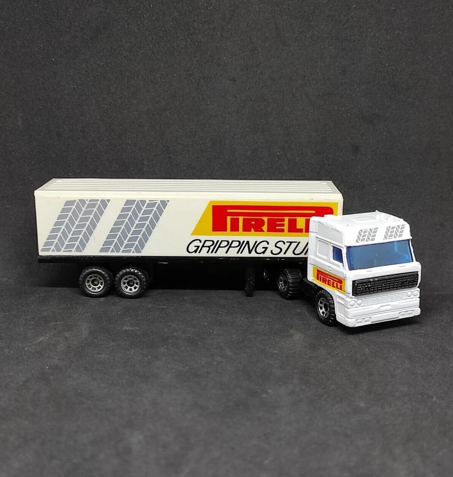 Modellino Camion articolato Matchbox 1987 Daf 3300 Space Cab Pirelli 1:86 - Immagine 2 di 2