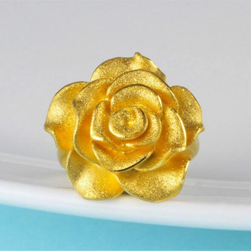 Majestic Daisy Gold Ring