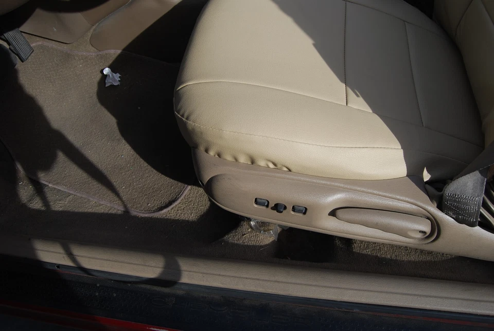 para CHRYSLER SEBRING 96~06 CONVERTIBLE S. CUERO AJUSTE PERSONALIZADO 2 FUNDAS ASIENTO DELANTERAS Foto 4 de 4