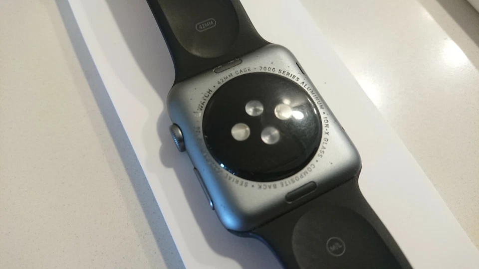 Apple Watch Sport 42mm Case 7000 Series Space Gray Aluminium 1°Generazione - Imagen 4 de 4