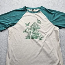 Shein Women's Medium Green Graphic T-Shirt