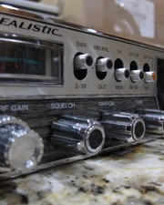 Realistic TRC-425 NINE SCAN 40 Channel CB Radio For Parts ... OR RESTORATION