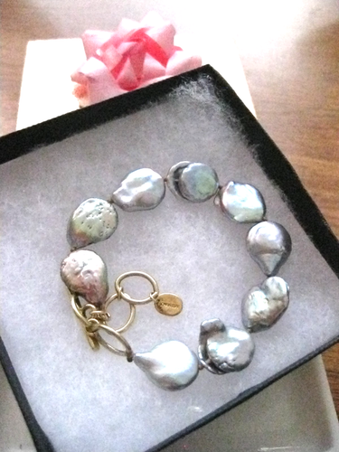 Chan Luu Bracelet Pearl Peacock Baroque Blue Lustre Gold Findings Logo Charm New - Picture 5 of 11