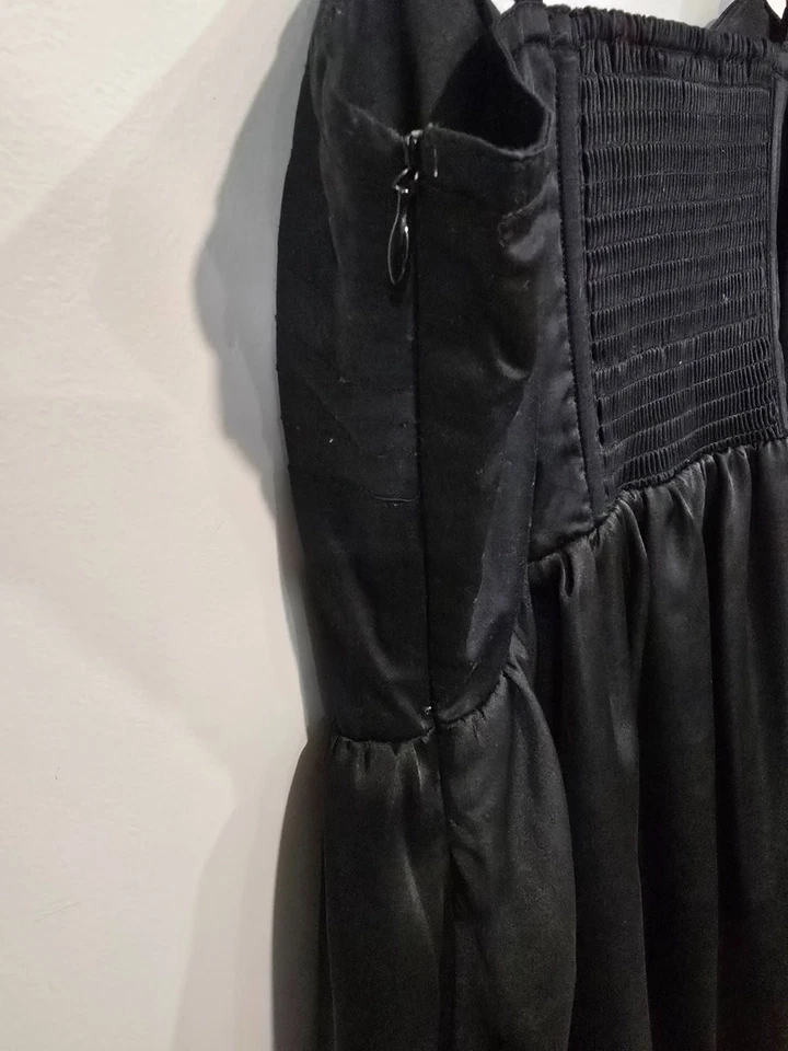 Vestido para mujer GO International talla 9 pequeño negro aleteado con correas ajustables Foto 4 de 4