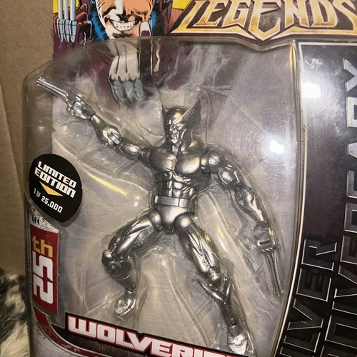 Marvel Toys R Us Exclusive Legends 25th Silver Anniversary Wolverine - Picture 2 of 5