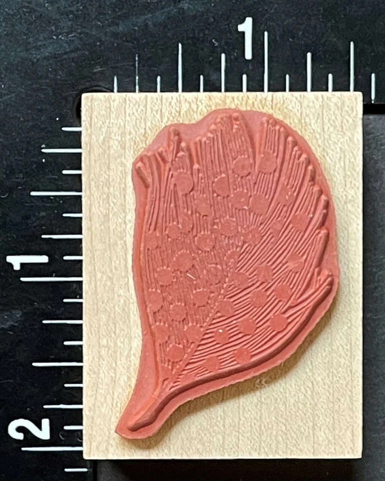 ¿Aves de Guinea? Sello de goma de madera de vida silvestre de aves animales de pluma de lunares Foto 2 de 3