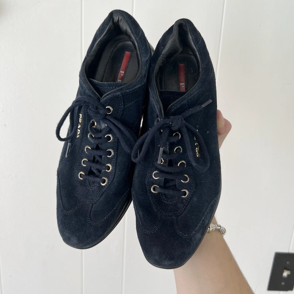 Zapatilla Prada Cuero Gamuza Azul Marino Dorado Logo Talla 36/6 Foto 3 de 4