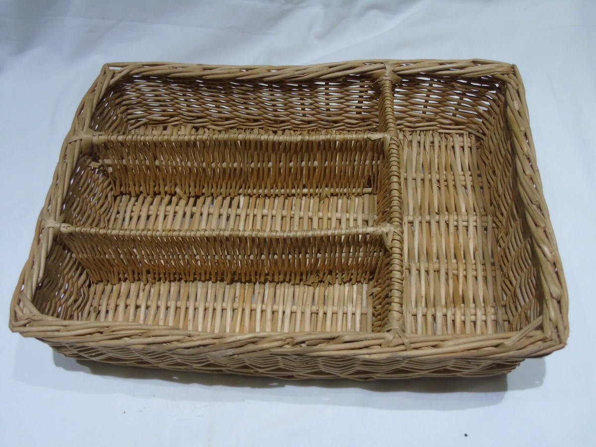 Range-couverts bois d'acacia et rotin 5 compartiments 34.5x25.5x5cm