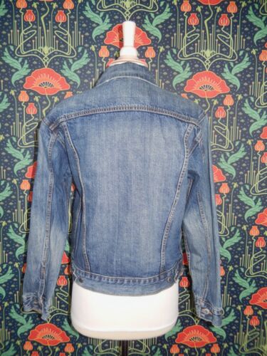 Levi's Groovemarks Medium Wash Ex-Boyfriend Trucker Denim Jeansjacke Neu mit Etikett S - Bild 7 von 7