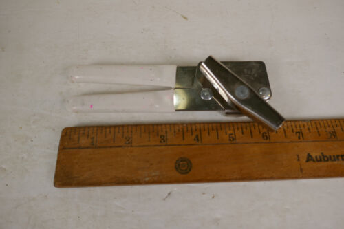 Vtg Swing-A-Way Manual Can Opener White Grips Handles 6.5” Made In The USA - Imagen 4 de 4