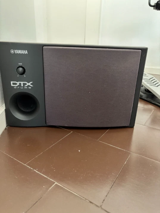 Juego de batería completo Yamaha DTX430K con altavoces Yamaha MS40DR Foto 4 de 4