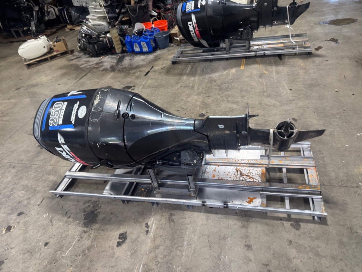 2007 Suzuki DF250 250 hp 4-Stroke 30