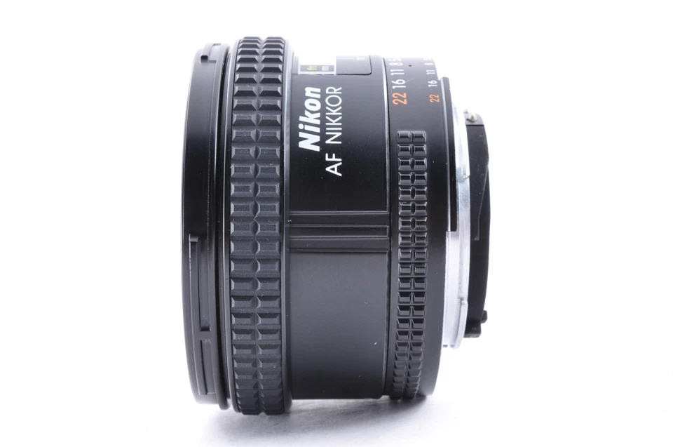 Lente gran angular Nikon AF Nikkor 20 mm F/2,8 para montaje F de Japón casi como nueva Foto 3 de 4
