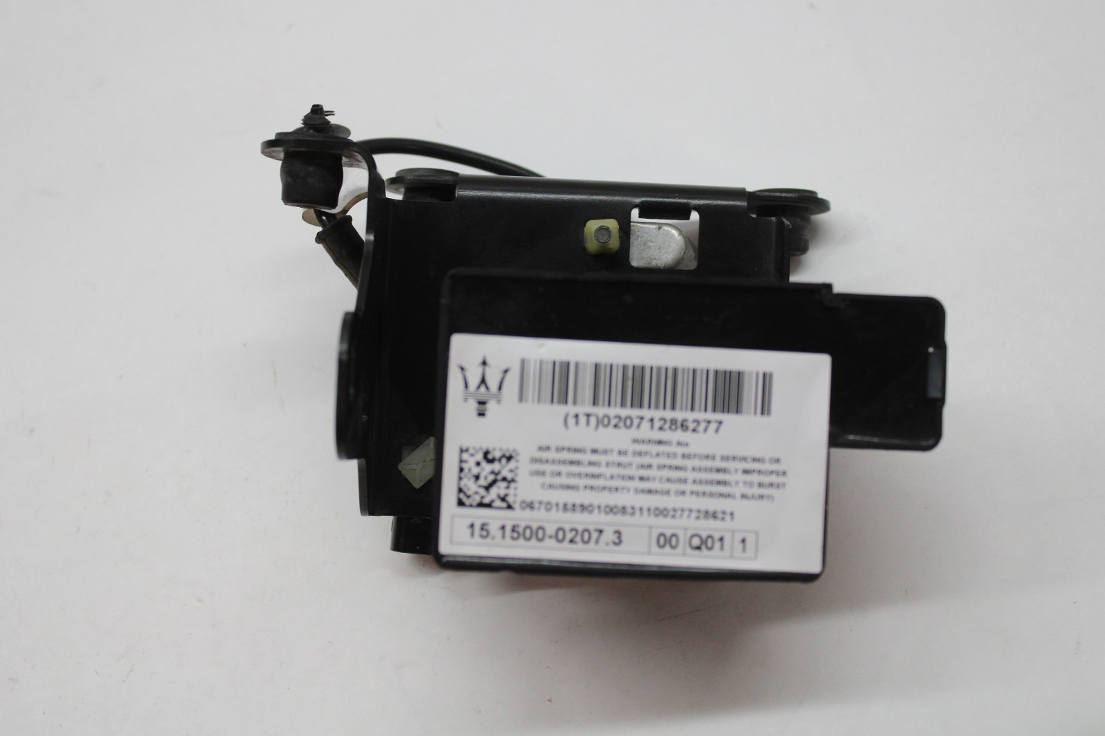 2022 MASERATI LEVANTE AIR SUSPENSION VALVE BLOCK 151500-02073 OEM 2017-2024