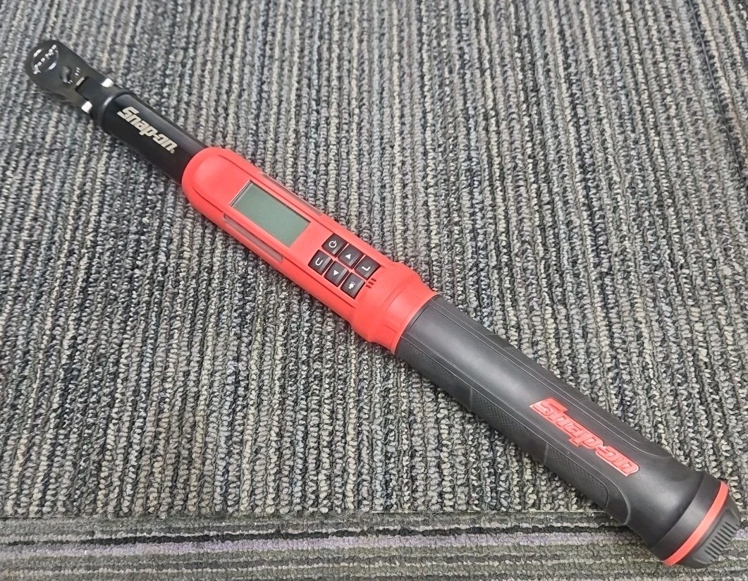 新品 snap on カッター  2個セット Snap on Tools New FADH704C 4 Piece Red 6, 8, 10, 12
