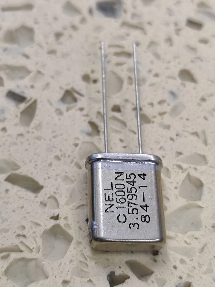 NEL C1600N 3.579545 / 84-14 Crystal 1-8 LOT 75 PCS - Image 3 of 4