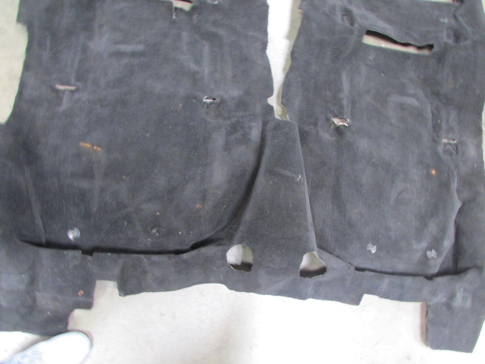 Maserati Coupe, Front Carpet, One Piece, Black, Used, P/N 981305500