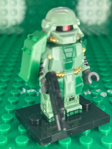 Custom LEGO MS-06R1A ZAKU 2 HIGH MOBILITY TYPE GUNDAM MiniFig w/Display Case - Picture 2 of 6