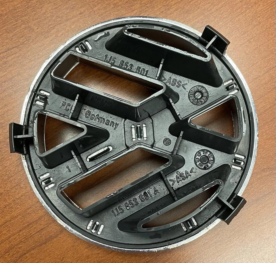 1999-2005 VW Volkswagen Jetta Front Emblem OEM 1J5853601A - Image 3 of 3