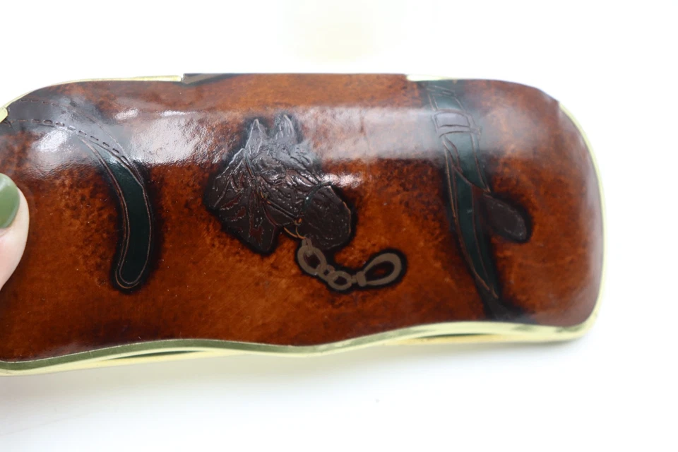 Estuche para gafas Reinhold Kühn vintage de cuero caballo ecuestre adorno dorado Foto 2 de 4