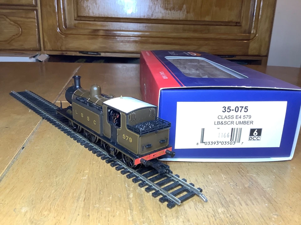 Bachmann 35-075 LB&SCR 0-6-2 Class E4 Tank Locomotive 579 - Image 4 of 4